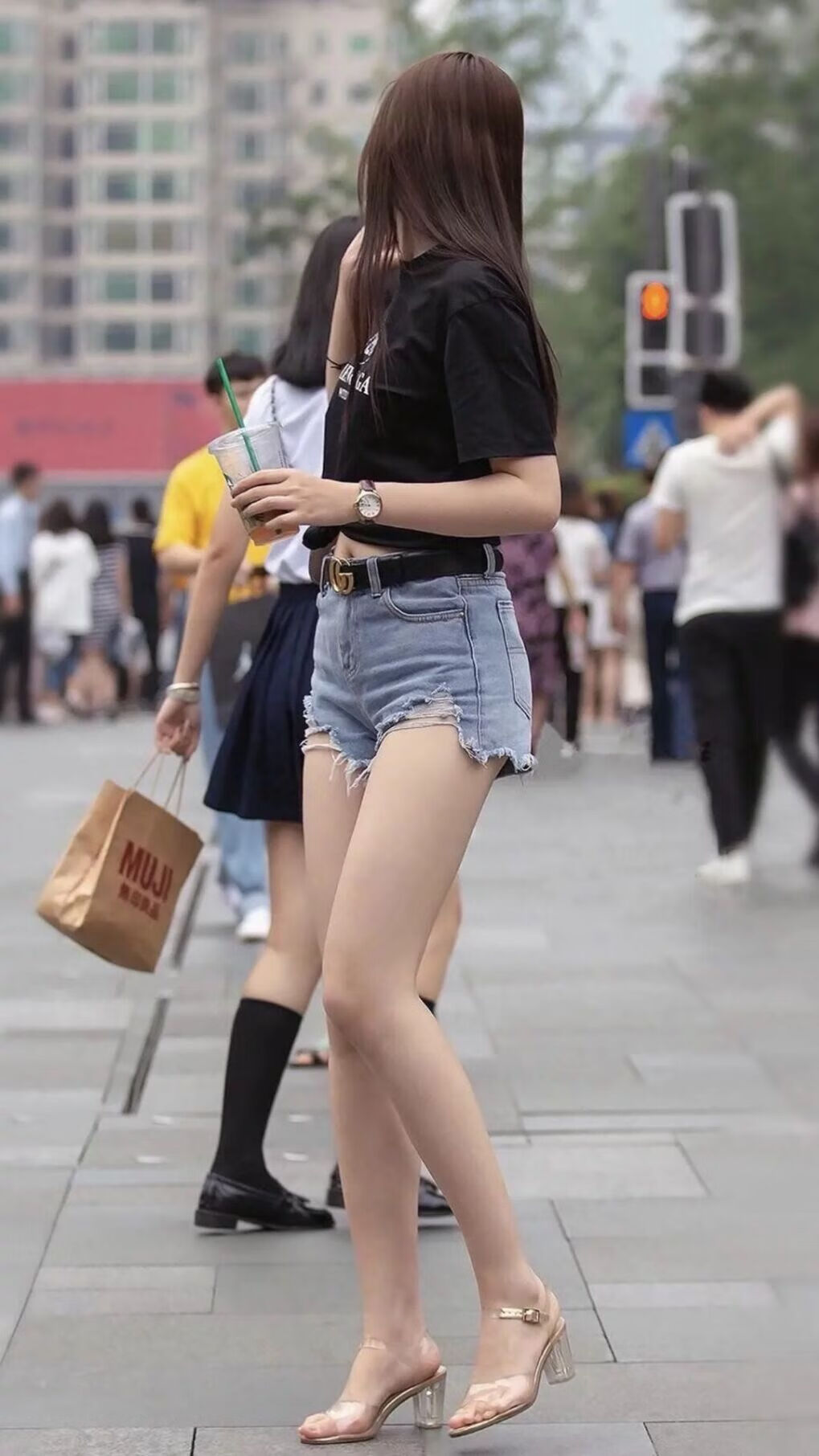 乌拉圭队在世界杯预选赛中表现稳定，排名稳居前列，乌拉圭足球世界杯最好成绩